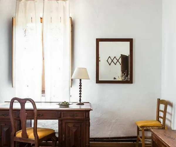 Agriturismo Biologico Ebbio Κατάλυμα σε φάρμα *